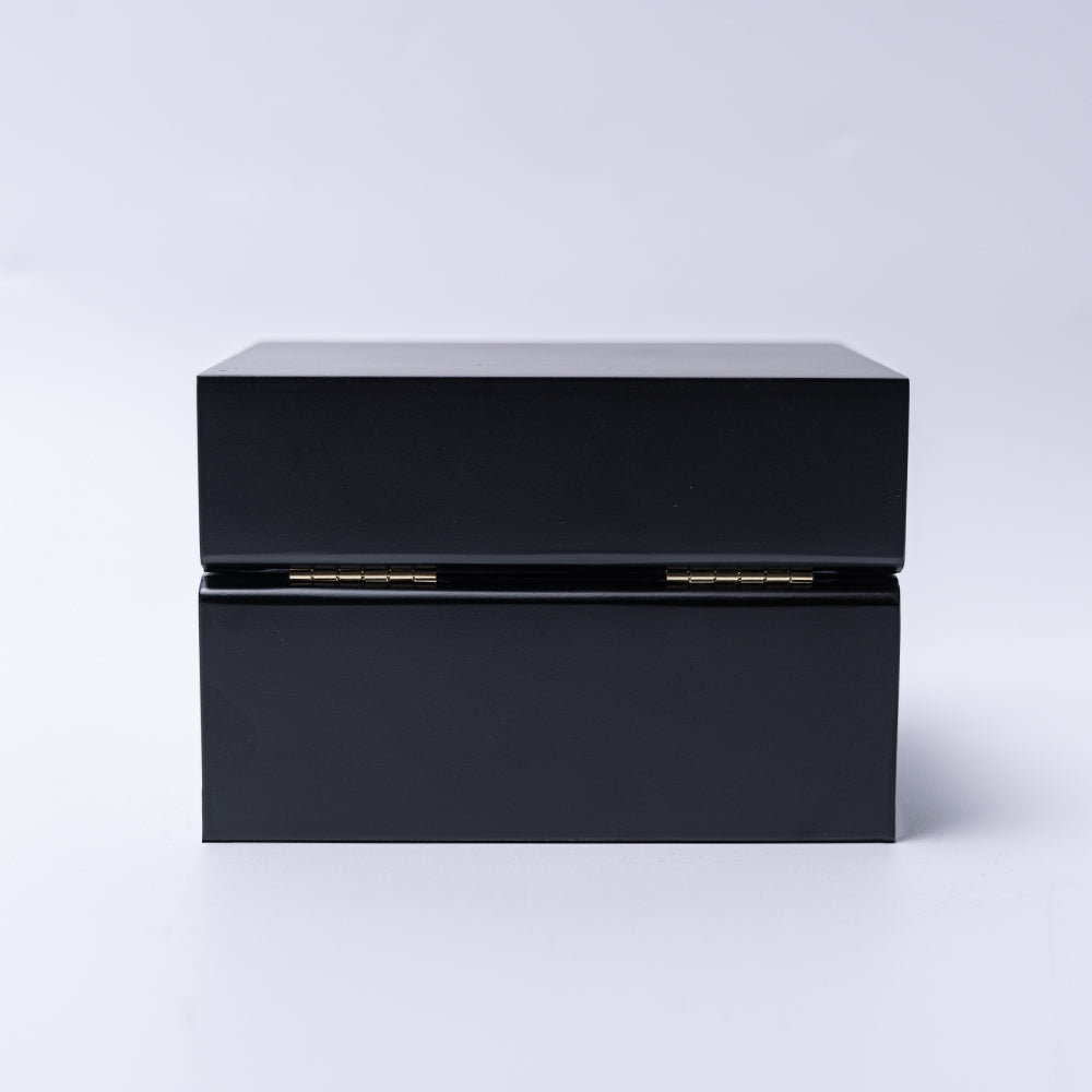 TC-001 Caja para un reloj acolchado de madera