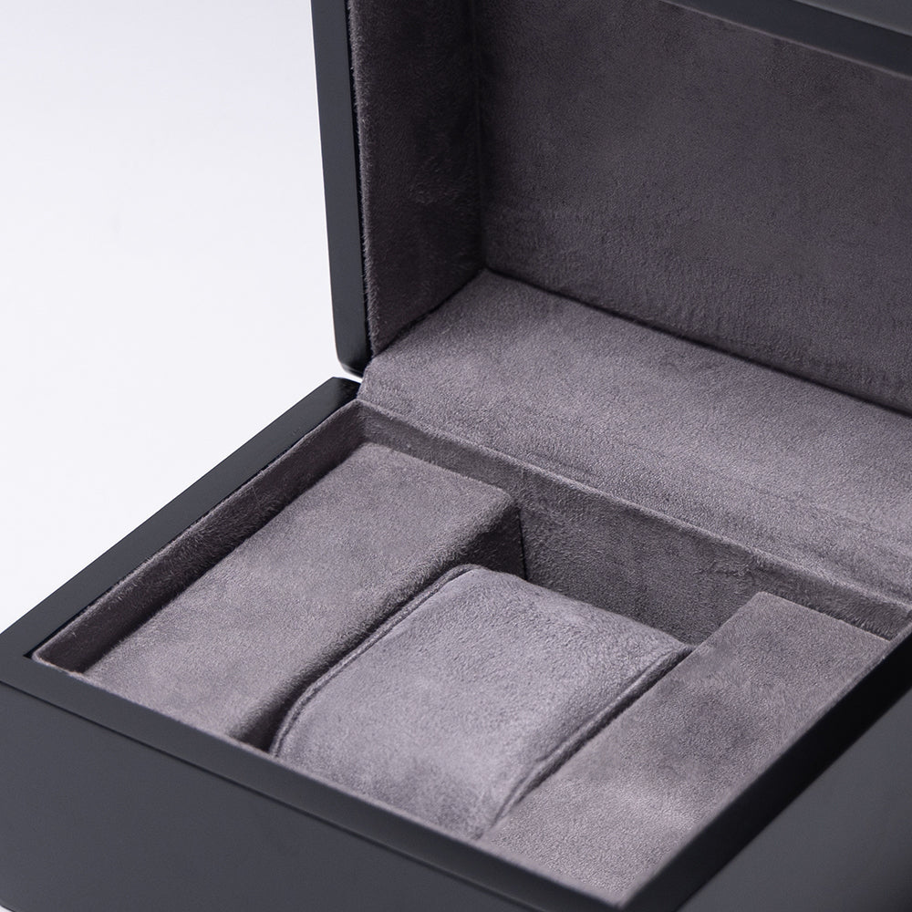 TC-001 Caja para un reloj acolchado de madera