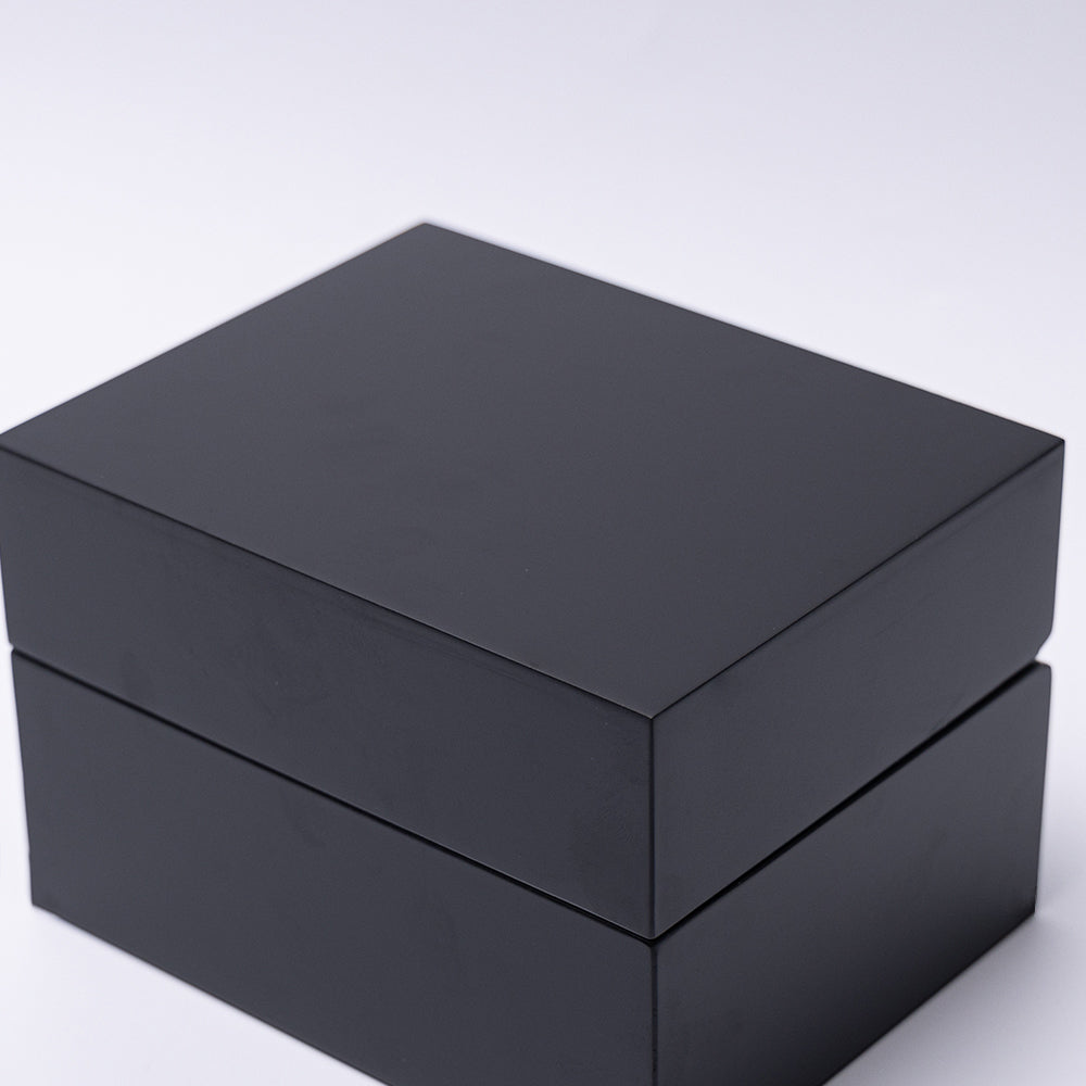 TC-001 Caja para un reloj acolchado de madera