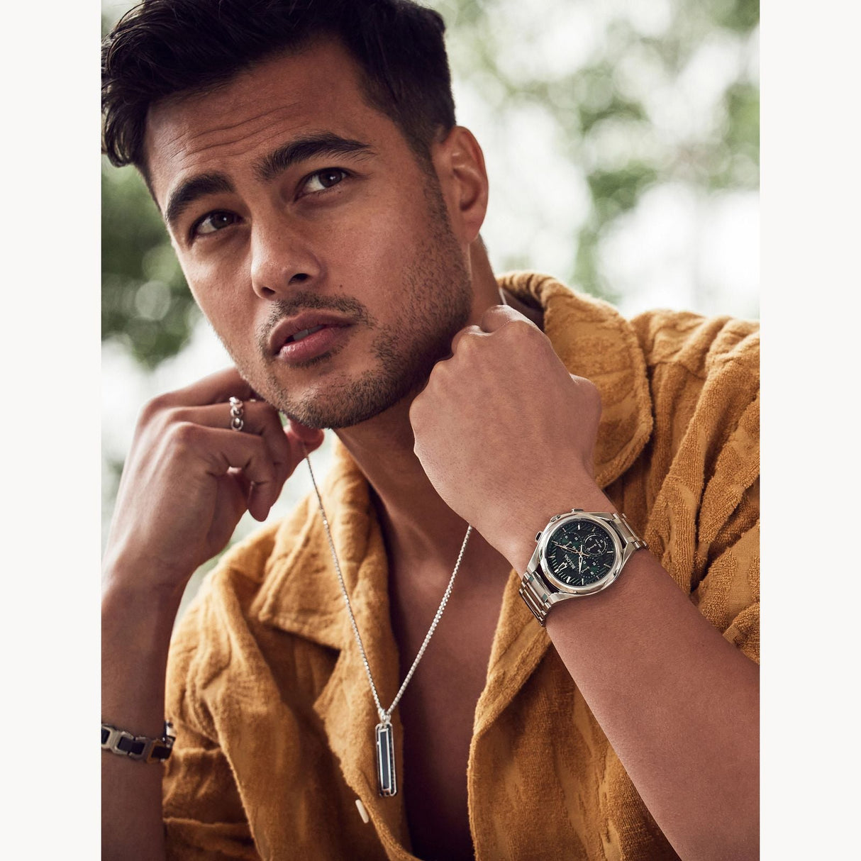 96A297 Reloj Bulova Curv de hombre banda de metal 44mm