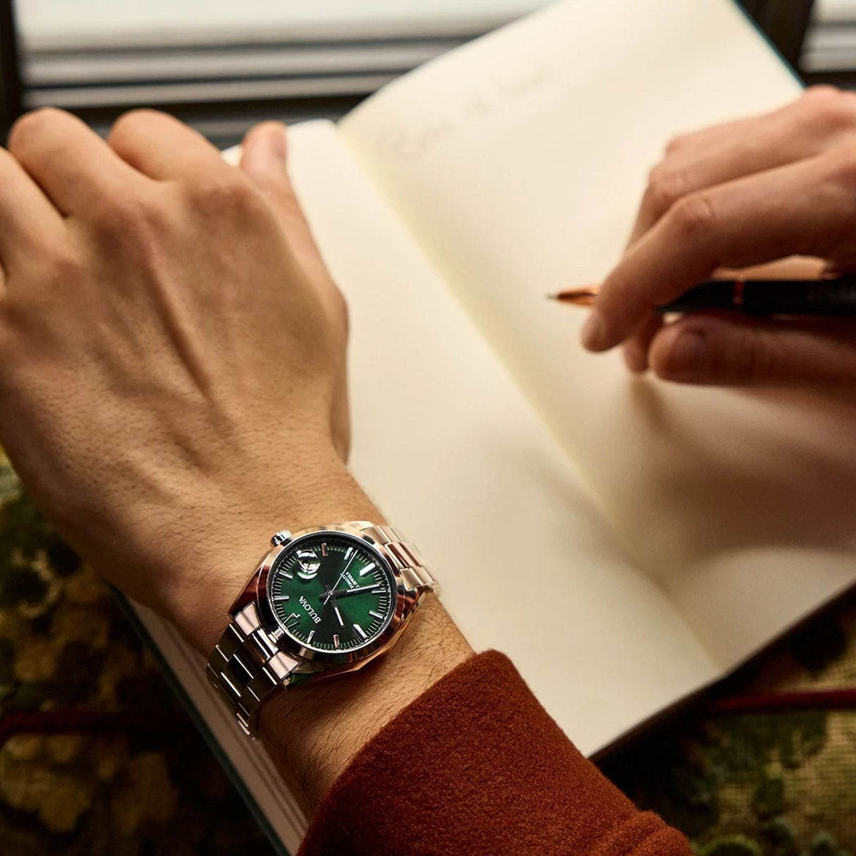 96B429 Reloj Bulova Surveyor Unisex correa de metal 39 mm