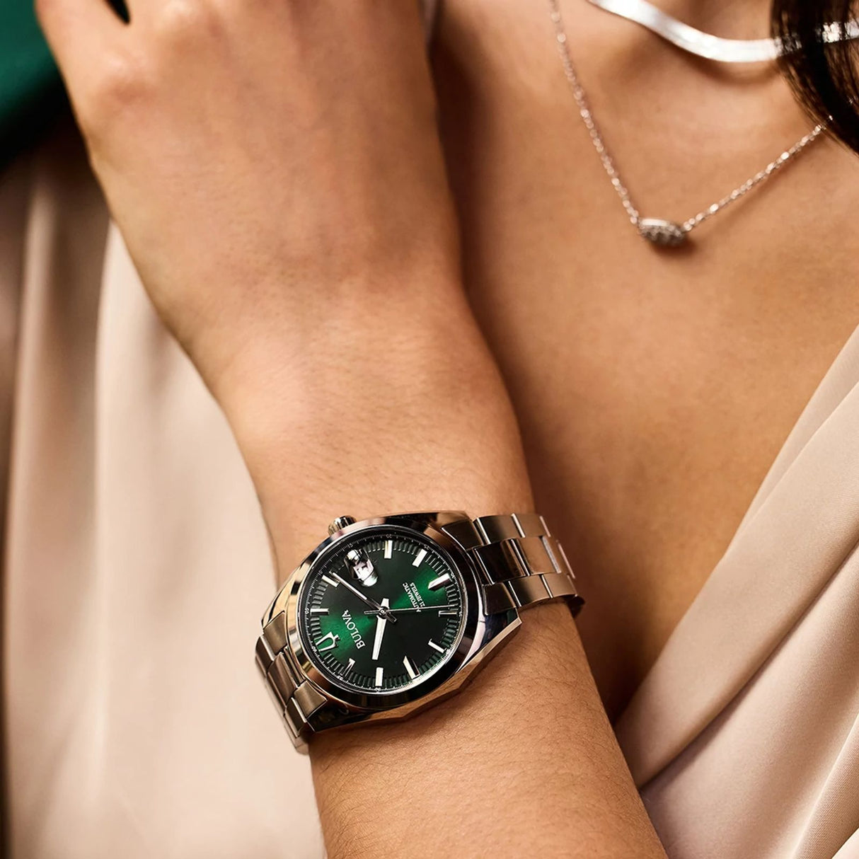 96B429 Reloj Bulova Surveyor Unisex correa de metal 39 mm