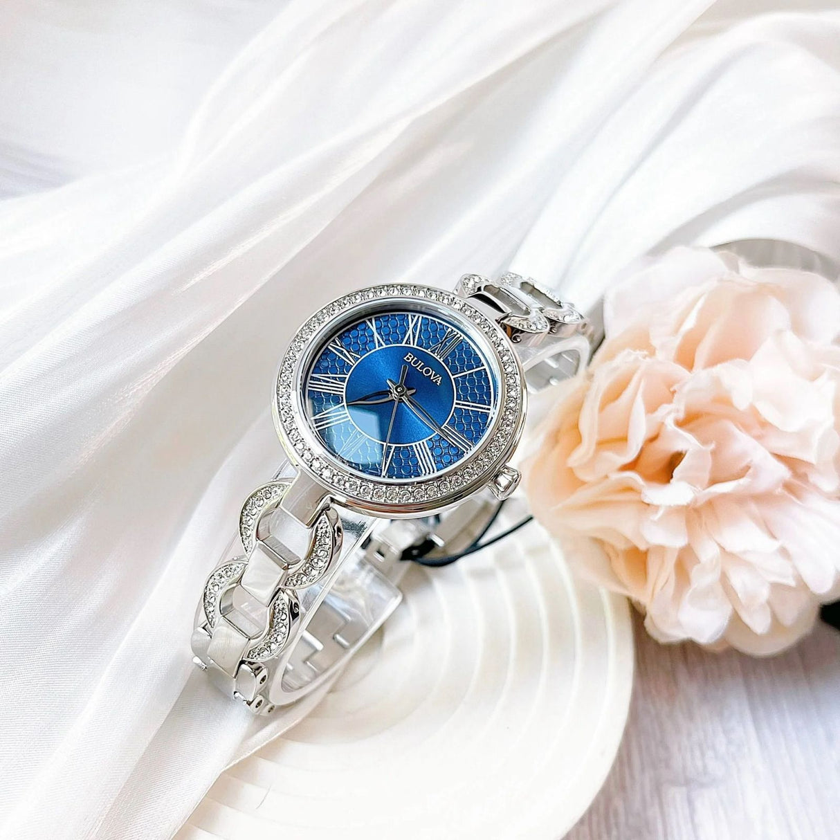 96L303 Reloj Bulova de dama pulsera de metal