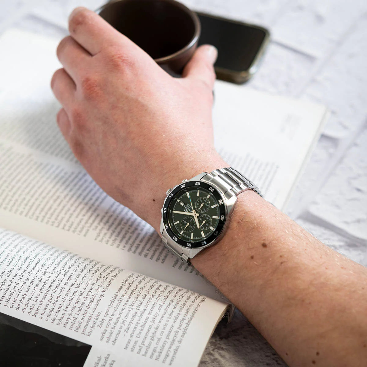 EFR-526D-3AV Reloj Edifice Análogo para Caballero Banda de Acero Inoxidable