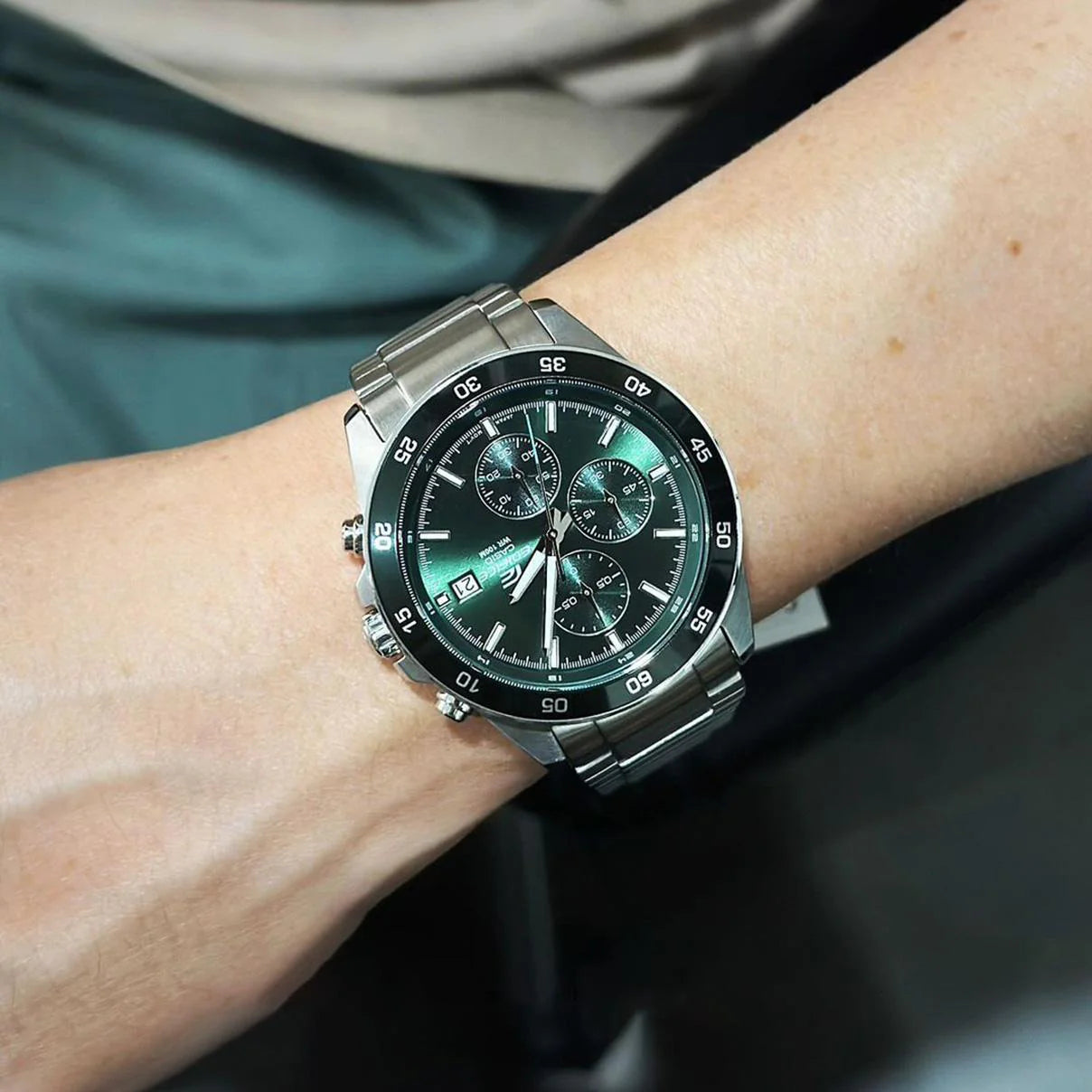 EFR-526D-3AV Reloj Edifice Análogo para Caballero Banda de Acero Inoxidable