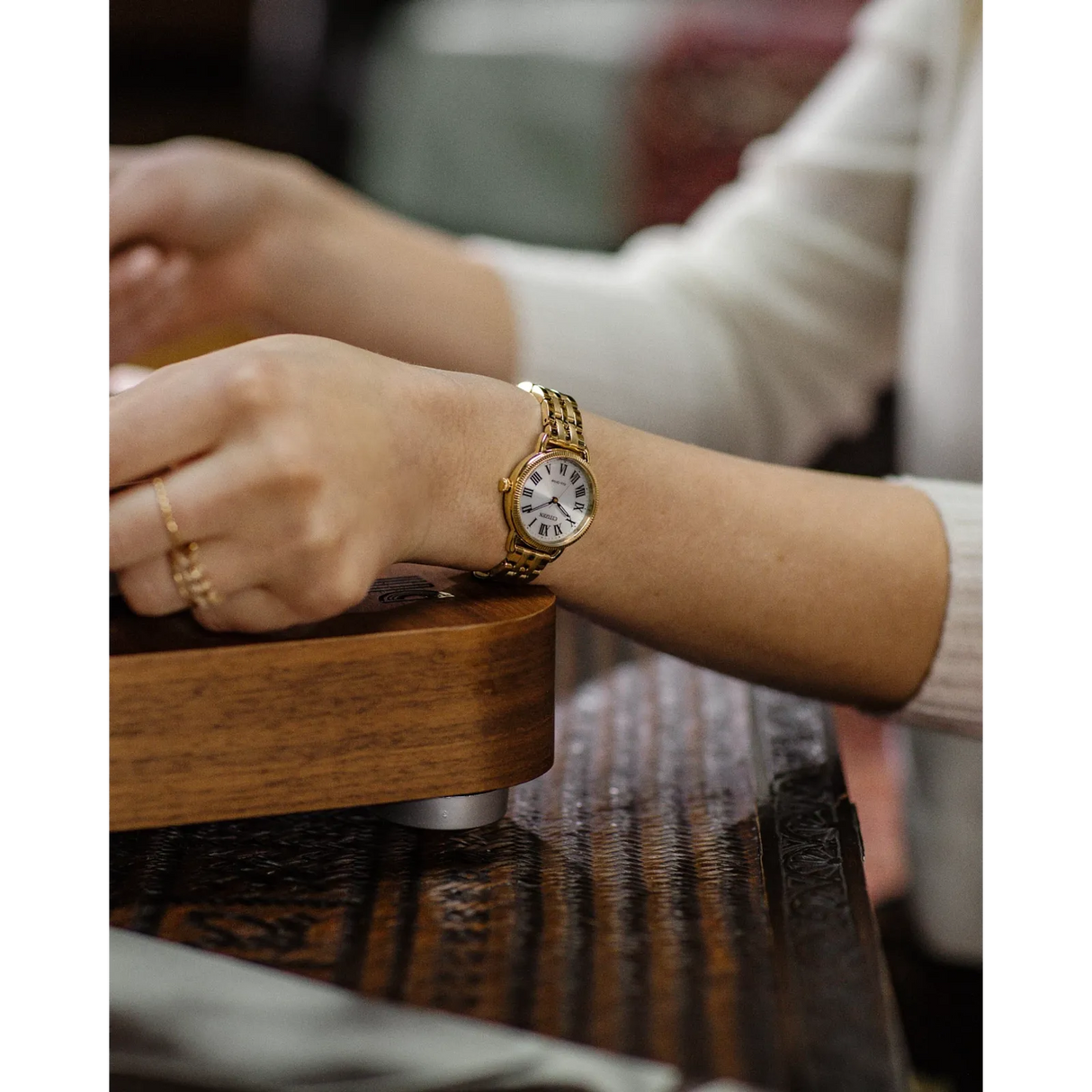 EM1052-51A Reloj Citizen Classic Coin Edge de dama pulsera de metal Eco-drive