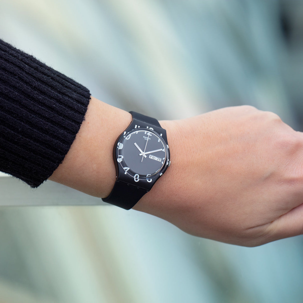 GB757 Reloj Swatch Over Black de hombre banda de resina 34 mm