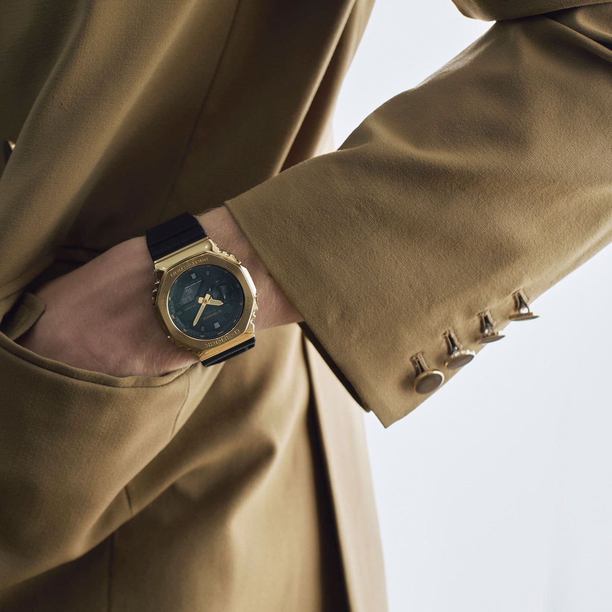 GM-2100G-1A9 Reloj G-shock para caballero pulsera de caucho