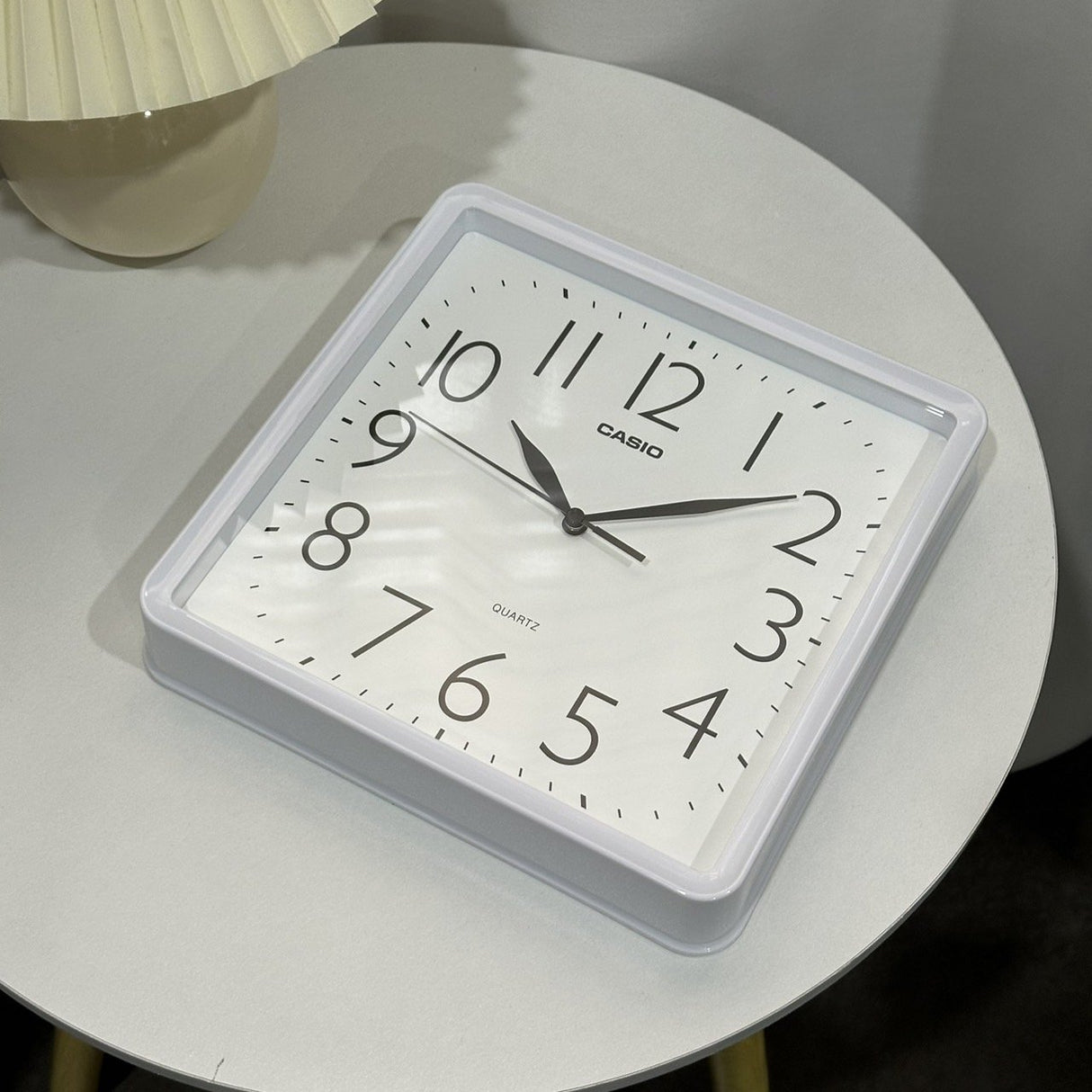 IQ-06-7 Reloj de Pared Casio