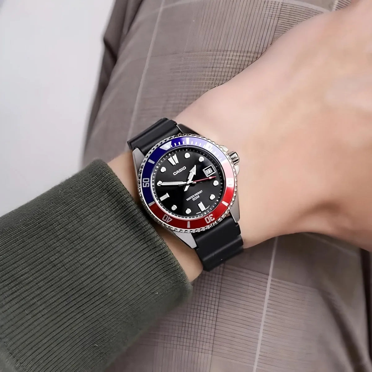 MDV-10-1A2V Reloj Casio de hombre pulsera de resina 42 mm