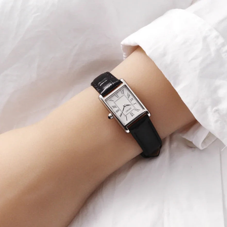 SWR107P1 Reloj Seiko Classic de dama pulsera de cuero