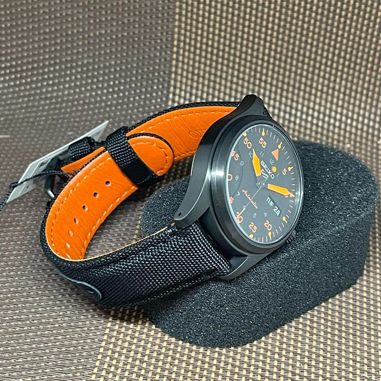 SRPH33K1 Reloj Seiko Serie 5 Análogo para Hombre con Correa de Tela