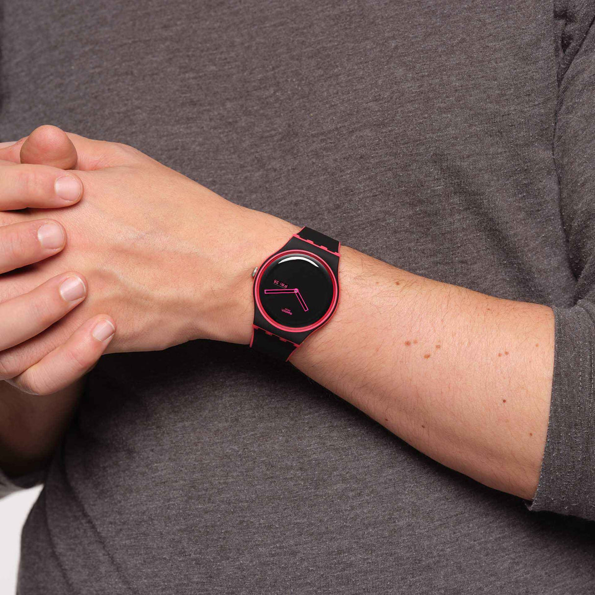 SO29P700 Reloj Swatch Minimal Line Pink unisex banda de caucho