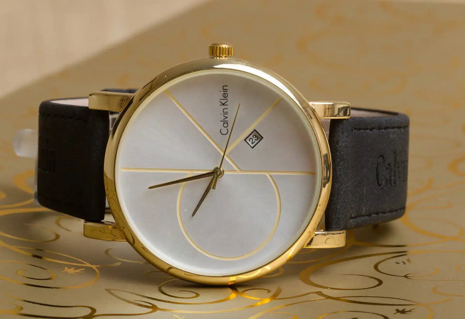 cómo ajustar un reloj calvin klein minimalista