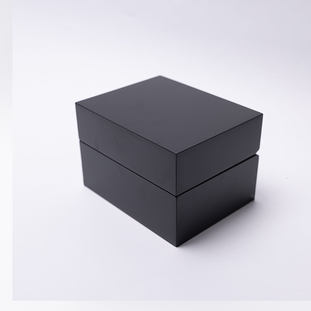 TC-001 Caja para un reloj acolchado de madera