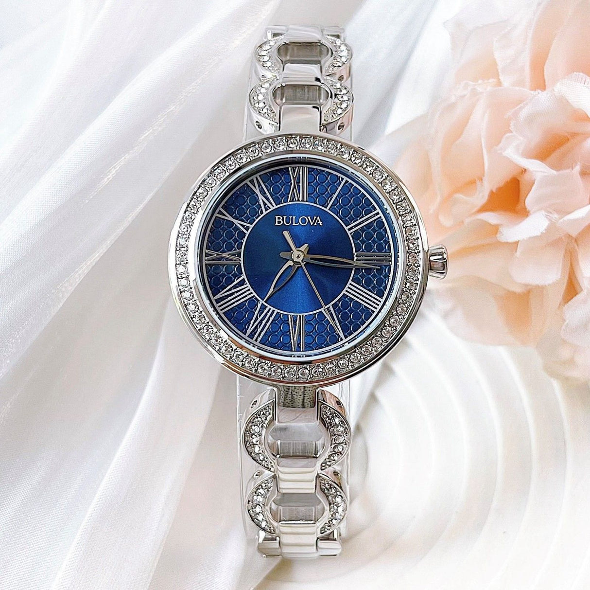 96L303 Reloj Bulova de dama pulsera de metal