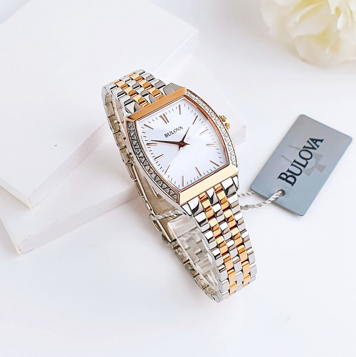 98R200 Bulova 38 Diamonds Dress Reloj para Mujer