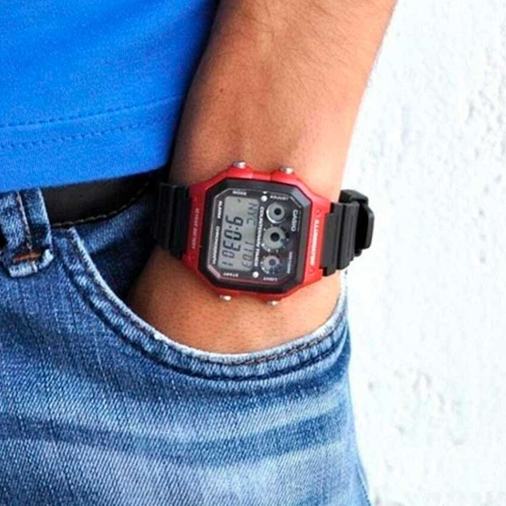 AE-1300WH-4AV Reloj Casio para Caballero, Illuminator 10 Años de Batería