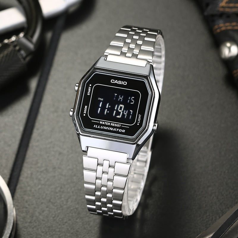 LA-680WA-1B Reloj Casio Unisex, Vintage Clásico Illuminator