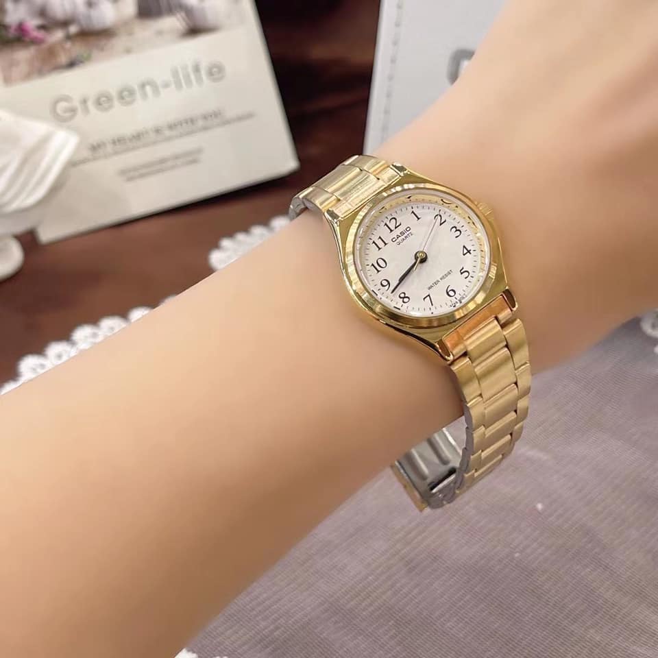 Reloj En Mano Reloj Inteligente En Que Mano Va Un Reloj Para Mujer