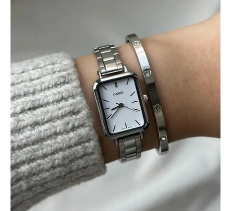 LTP-V009D-7E Casio de dama pulsera de metal
