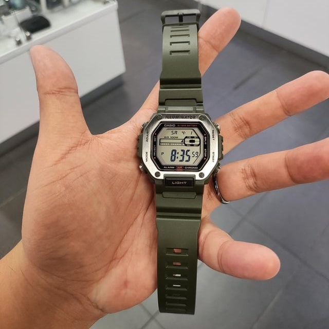 MWD-110H-3AV Casio Illuminator Reloj para Hombre, Illuminator 10 Años de Batería