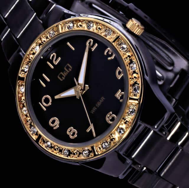 Q691J425Y Reloj QQ para Mujer