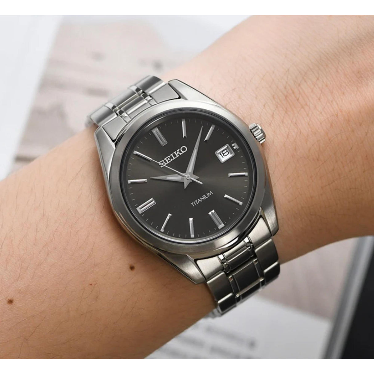 SUR375P1 Reloj Seiko Titanium de hombre correa de metal