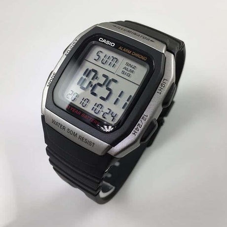 W-96H-1AV Reloj Casio para Hombre, Illuminator 10 Años de Batería